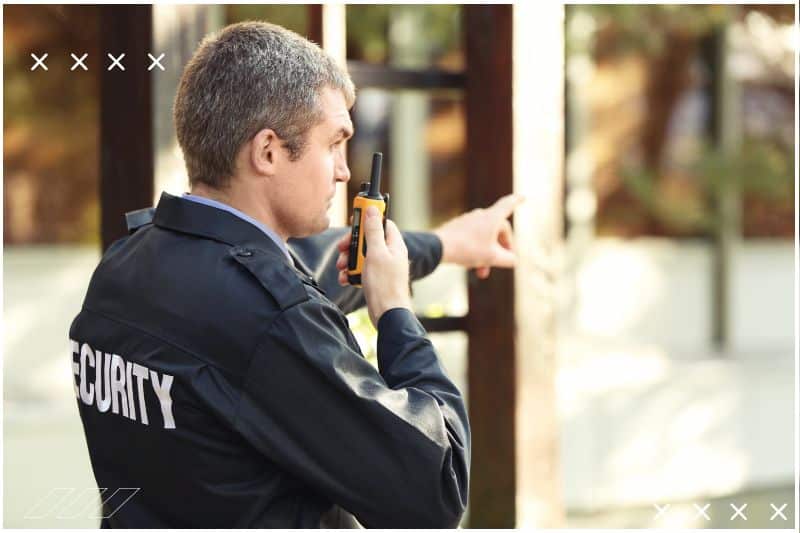5 Essential Security Guard Services for Toronto Retail and Commercial Spaces